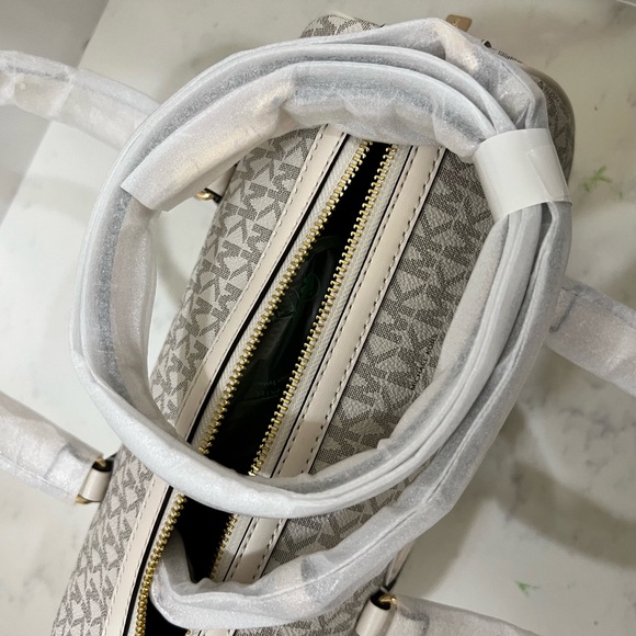 Michael Kors Cream Monogram Satchel - Picture 11 of 16